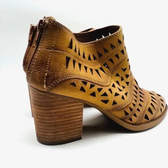 Sofft Boots Womens 8 Brown Leather Ankle Booties Laser Cut Heels Comfort Shoes - Picture 7 of 12